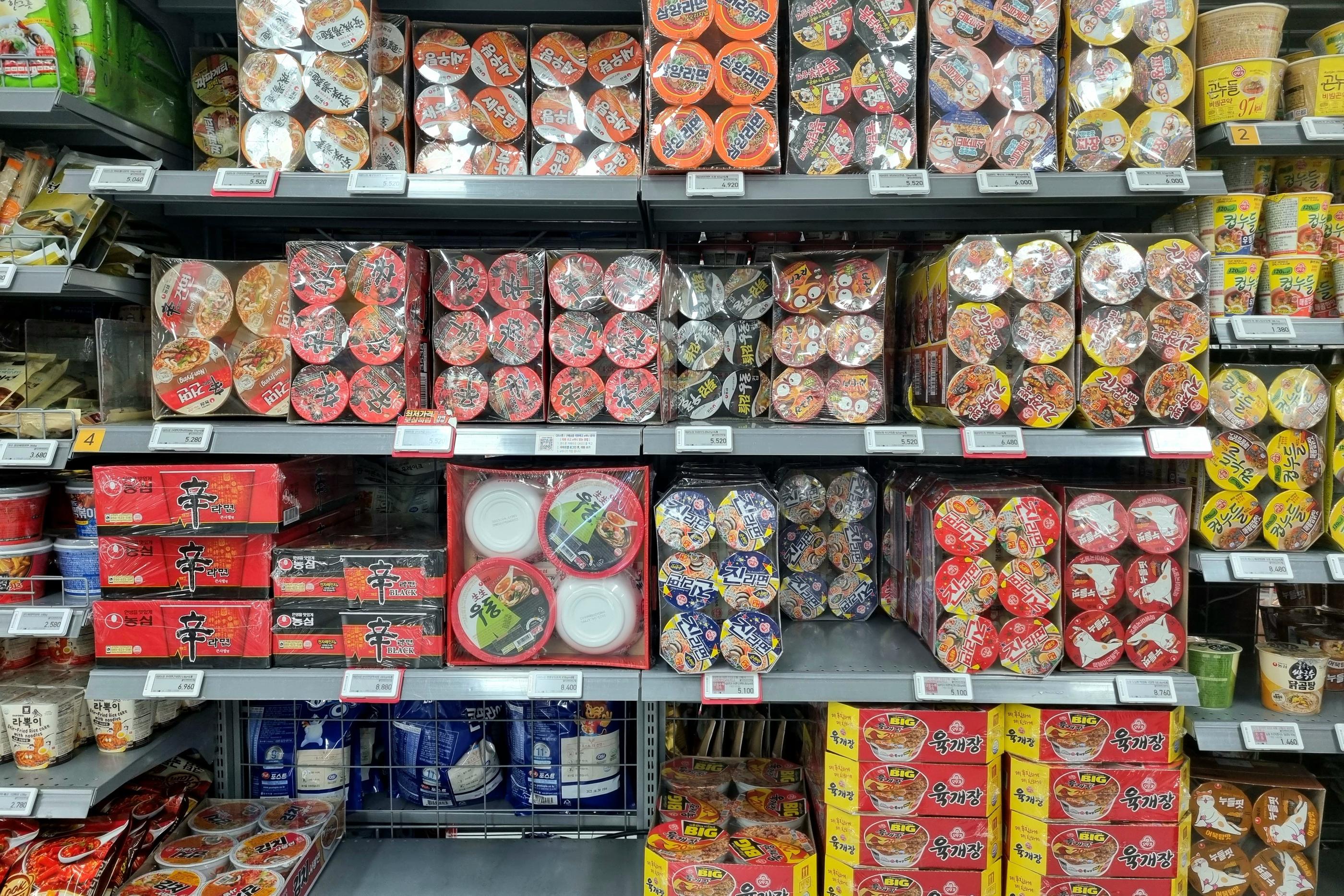 韓国旅行、韓国お土産、韓国ショッピング、韓国マート、韓国スーパー、emart、イーマート、ノーブランド、NoBrand、韓国巨大スーパー、韓国大型スーパー、永登浦店、永登浦、イーマート永登浦店、emart永登浦店、emartセルフレジ、韓国セルフレジ、セルフレジ、韓国お菓子、韓国食材、韓国ラーメン、永登浦タイムズスクエア、タイムズスクエア、韓国タイムズスクエア