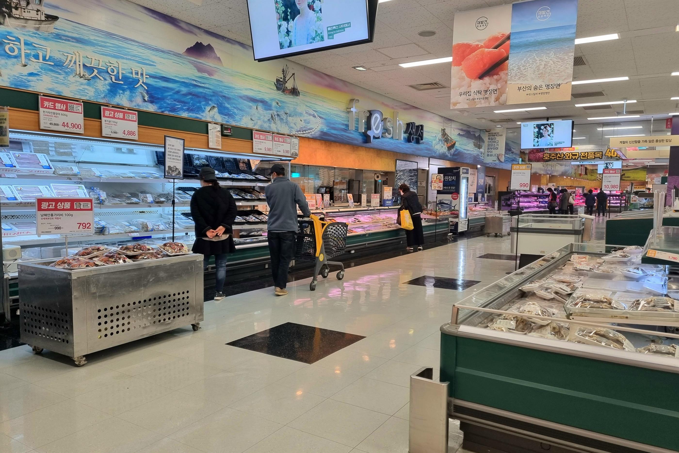 韓国旅行、韓国お土産、韓国ショッピング、韓国マート、韓国スーパー、emart、イーマート、ノーブランド、NoBrand、韓国巨大スーパー、韓国大型スーパー、永登浦店、永登浦、イーマート永登浦店、emart永登浦店、emartセルフレジ、韓国セルフレジ、セルフレジ、韓国お菓子、韓国食材、韓国ラーメン、永登浦タイムズスクエア、タイムズスクエア、韓国タイムズスクエア