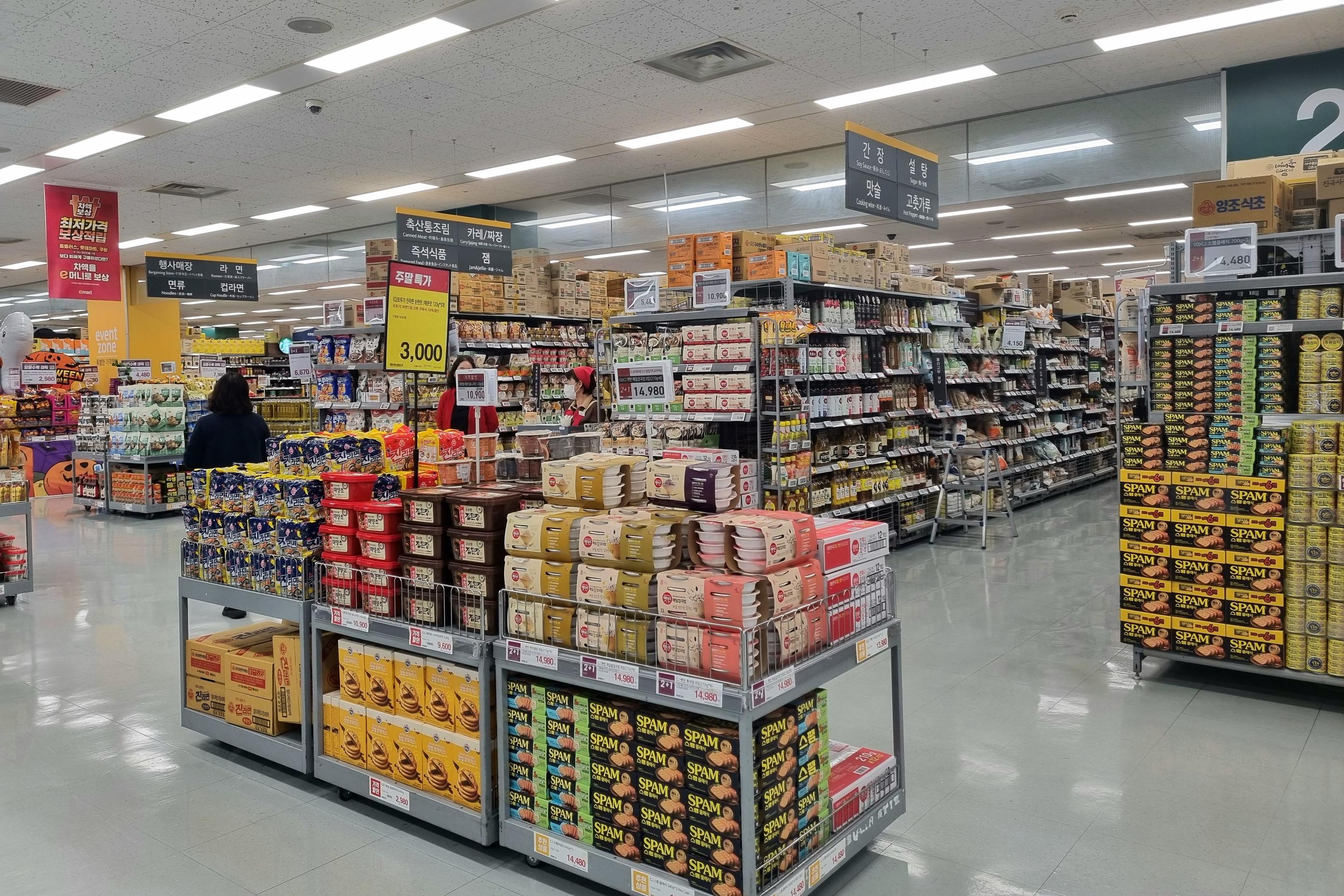 韓国旅行、韓国お土産、韓国ショッピング、韓国マート、韓国スーパー、emart、イーマート、ノーブランド、NoBrand、韓国巨大スーパー、韓国大型スーパー、永登浦店、永登浦、イーマート永登浦店、emart永登浦店、emartセルフレジ、韓国セルフレジ、セルフレジ、韓国お菓子、韓国食材、韓国ラーメン、永登浦タイムズスクエア、タイムズスクエア、韓国タイムズスクエア