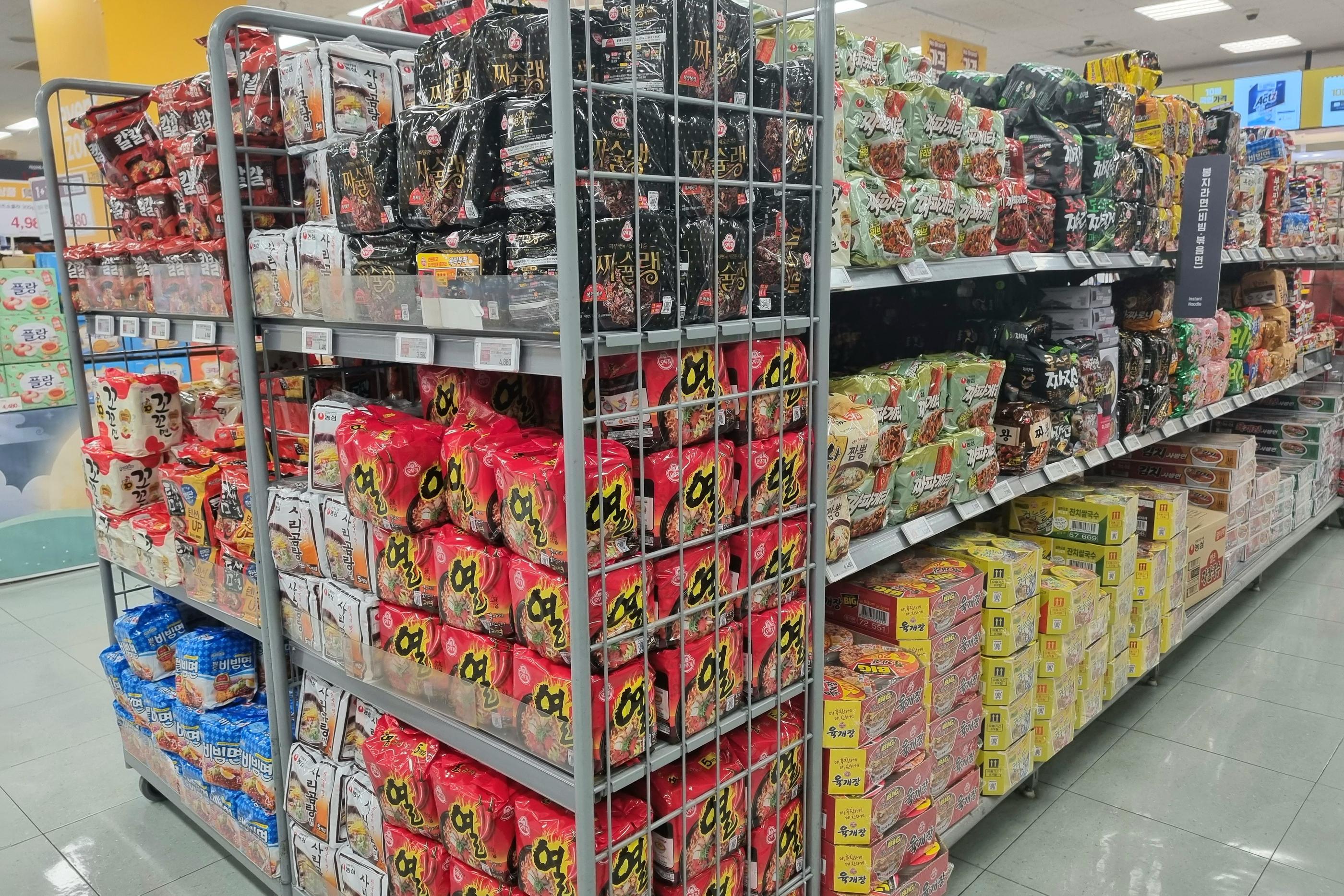 韓国旅行、韓国お土産、韓国ショッピング、韓国マート、韓国スーパー、emart、イーマート、ノーブランド、NoBrand、韓国巨大スーパー、韓国大型スーパー、永登浦店、永登浦、イーマート永登浦店、emart永登浦店、emartセルフレジ、韓国セルフレジ、セルフレジ、韓国お菓子、韓国食材、韓国ラーメン、永登浦タイムズスクエア、タイムズスクエア、韓国タイムズスクエア