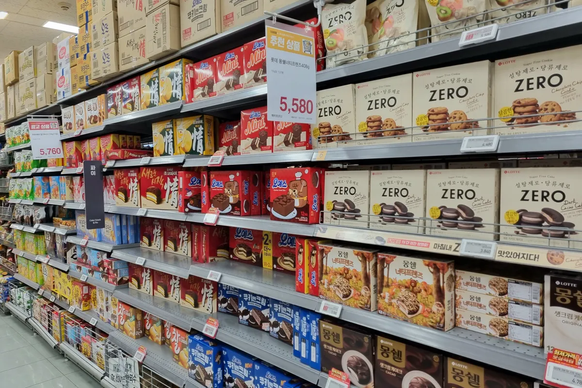 emart的零食區，充滿多種韓國零食選擇