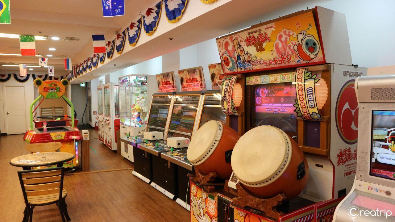 ห้องพักและศูนย์ฟิตเนสบนชั้นที่สี่ของ Yongsan Dragon Hill Spa ที่ยงซาน โซล