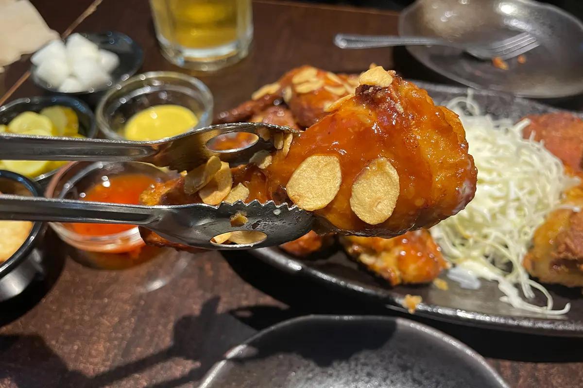 韓国風のチキン料理が美味しいと評判の『オッパダッ』での食事。