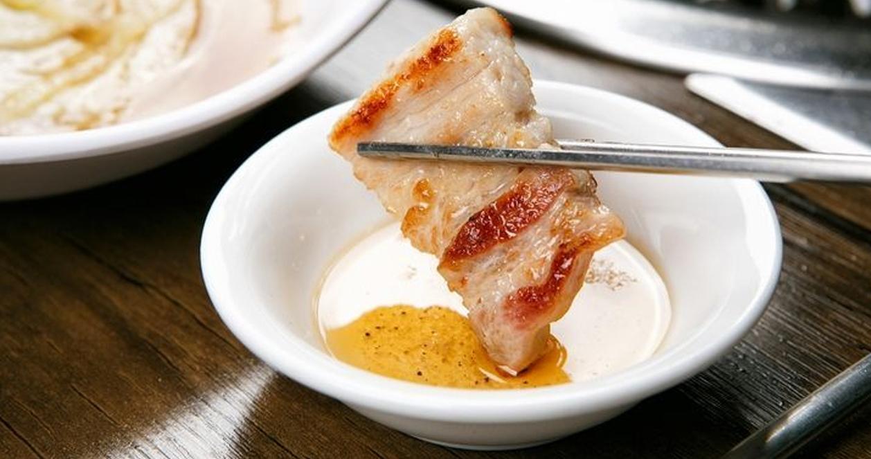 Học lỏm 5 bí quyết ăn thịt nướng ngon chuẩn Hàn ít ai biết