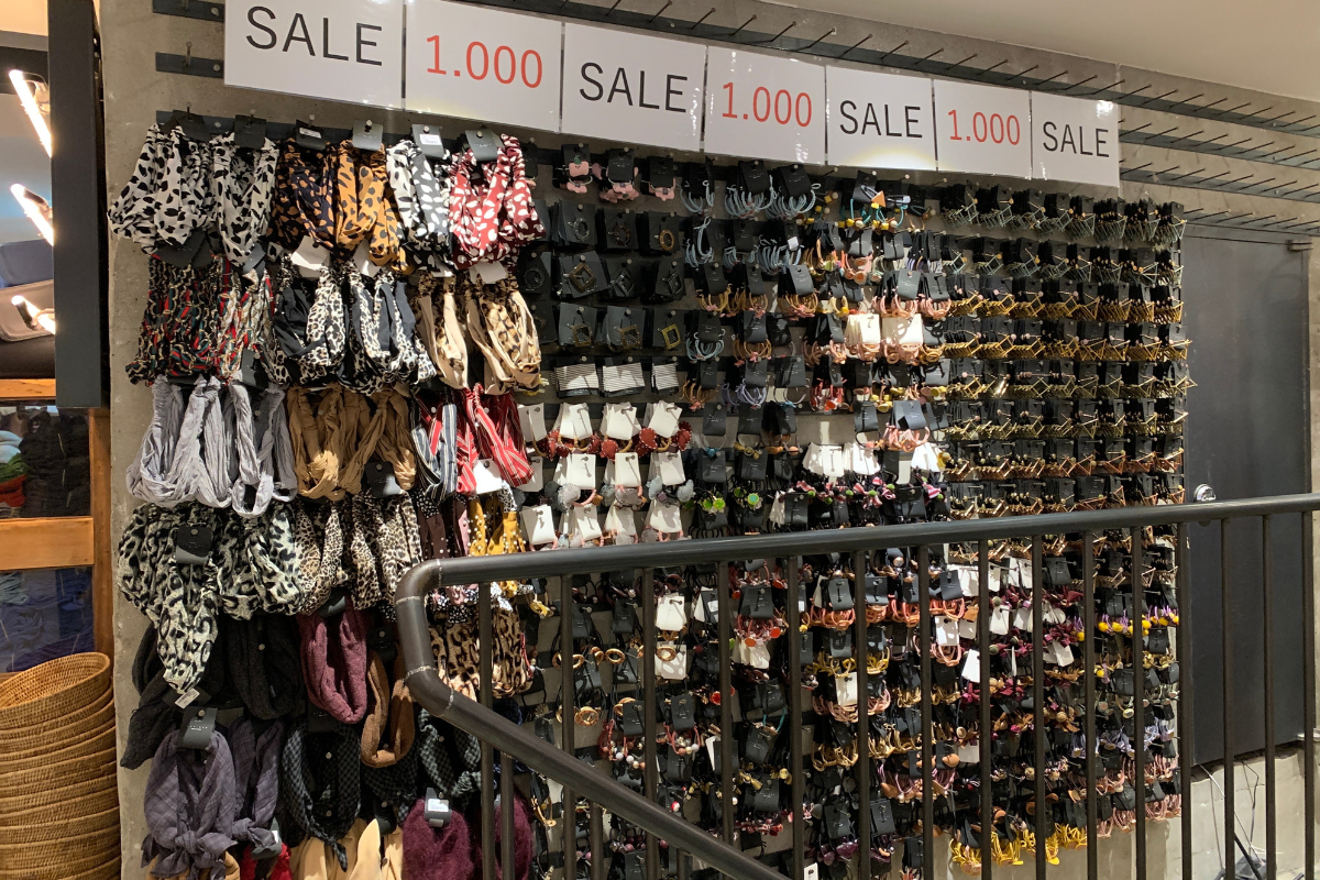 韓國必買 韓國購物 首爾購物 首爾平價飾品店 首爾飾品批發店 首爾飾品推薦 東大門 明洞 江南 弘大 NYUNYU 뉴뉴