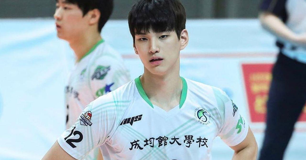 นักกีฬาวอลเลย์บอลใส่ชุดทีม