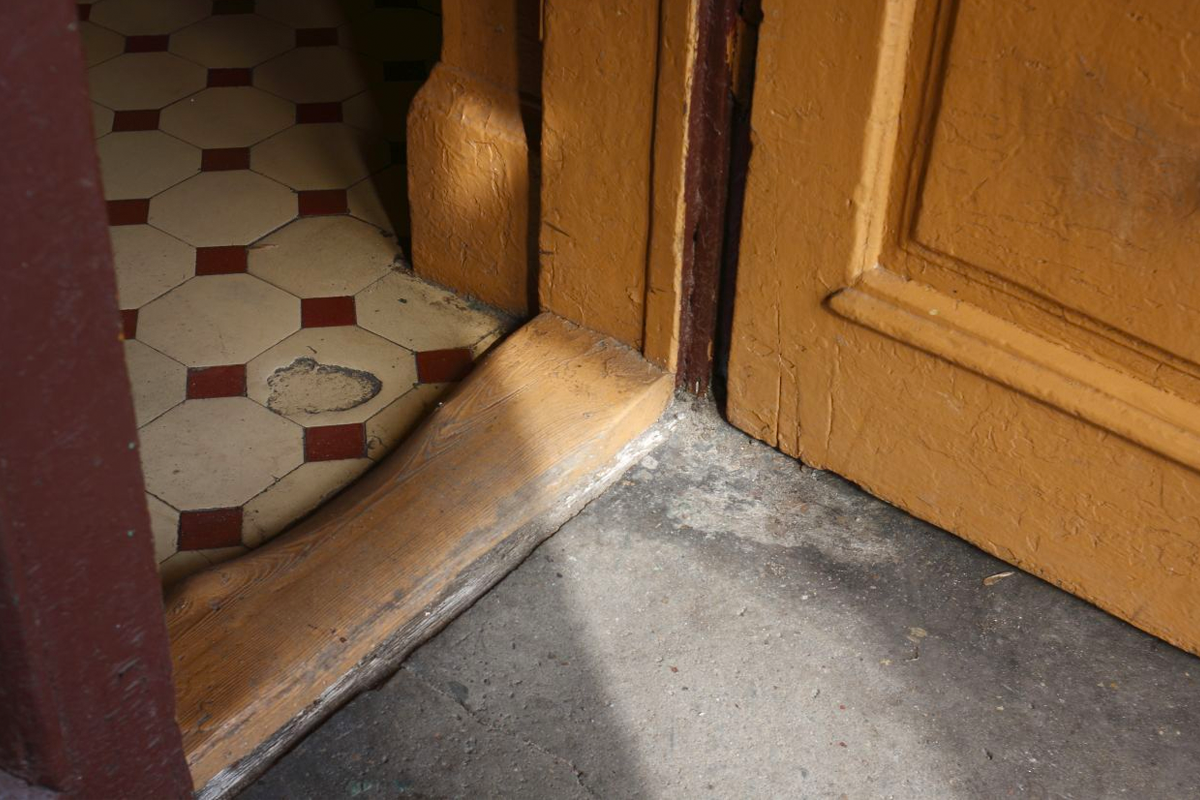 唔可以踩門檻 韓國迷信