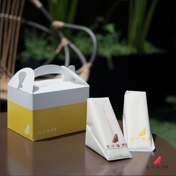 HUNG RUI CHEN sandwiches in pristine packaging with a decorative box.