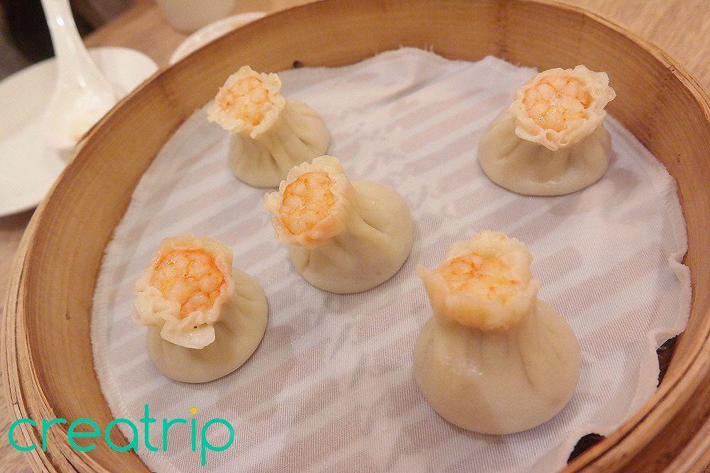 Dumplings from the original Din Tai Fung restaurant in Yongkang Street, Taipei, known for its world-renowned soup dumplings that attract many tourists.