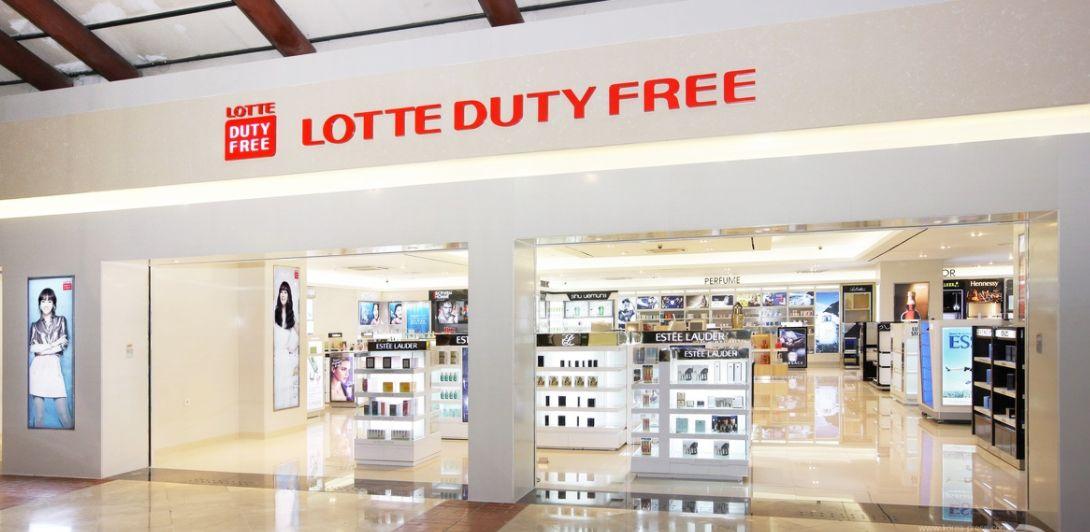 明洞乐天免税店外景，为游客提供优惠购物选择的新鲜体验。