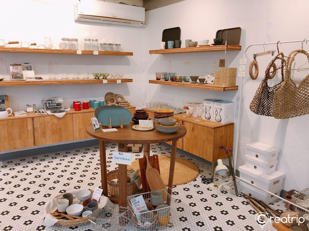 以精美氛圍和手作甜點著稱的Lait咖啡廳，吸引愛甜點的客人