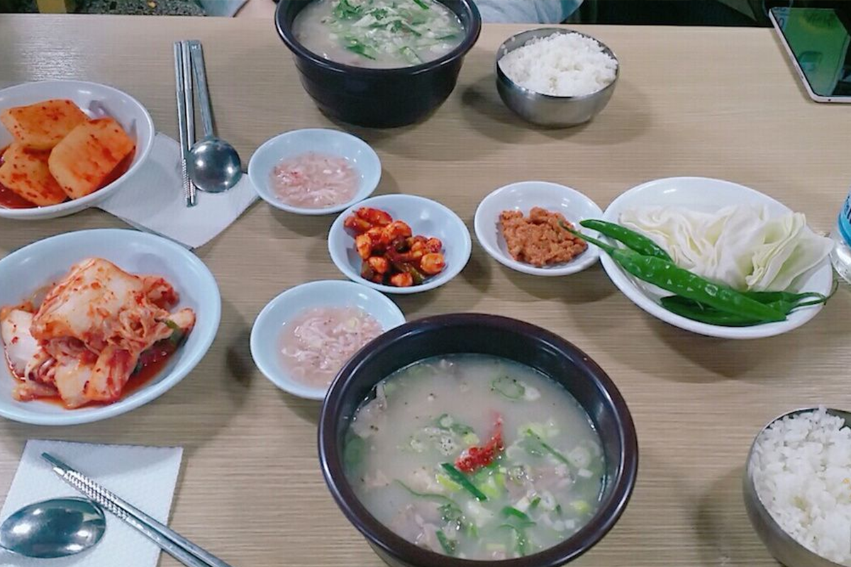 山水甲山のスンデクッパ料理