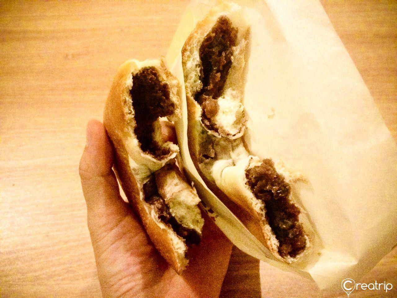 大邱三松麵包店的各種麵包，琳瑯滿目，讓人難以抉擇。