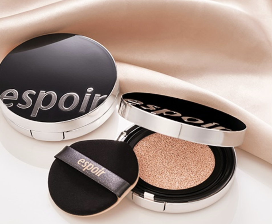 Кушонная версия тональной основы eSpoir Pro Tailor Be Silk. Идеальный макияж для жаркой погоды с высоким покрытием.