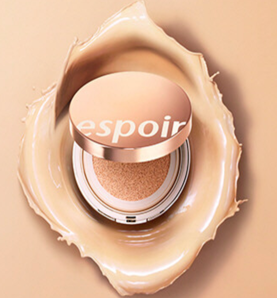 Удобная кушонная версия тональной основы eSpoir Pro Tailor Foundation Be Glow, идеально подходящая для сияющего макияжа.