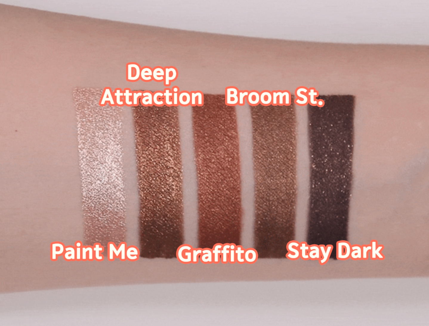 Карандаши для глаз eSpoir 'Paint Me' и 'Broom St.', предлагающие насыщенные бронзовые оттенки с ненадежной стойкостью.