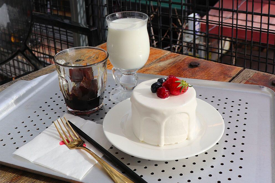 Bài viết của Creatrip: Từ vựng tiếng Hàn về các loại trà và đồ uống khác để dễ dàng gọi món tại quán cafe khi du lịch Hàn Quốc.