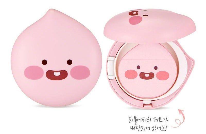 Jolie boîte de maquillage Nature Collection en collaboration avec Kakao Friends, ornée de visages animés.