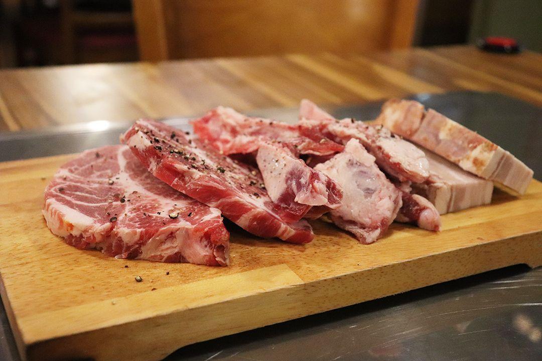 Insider's Guide and Tips for Gyeongbokgung and Seochon Village: Guide and tips completely by local insider! Discover places with no crowds around the most crowded Gyeongbokgung！