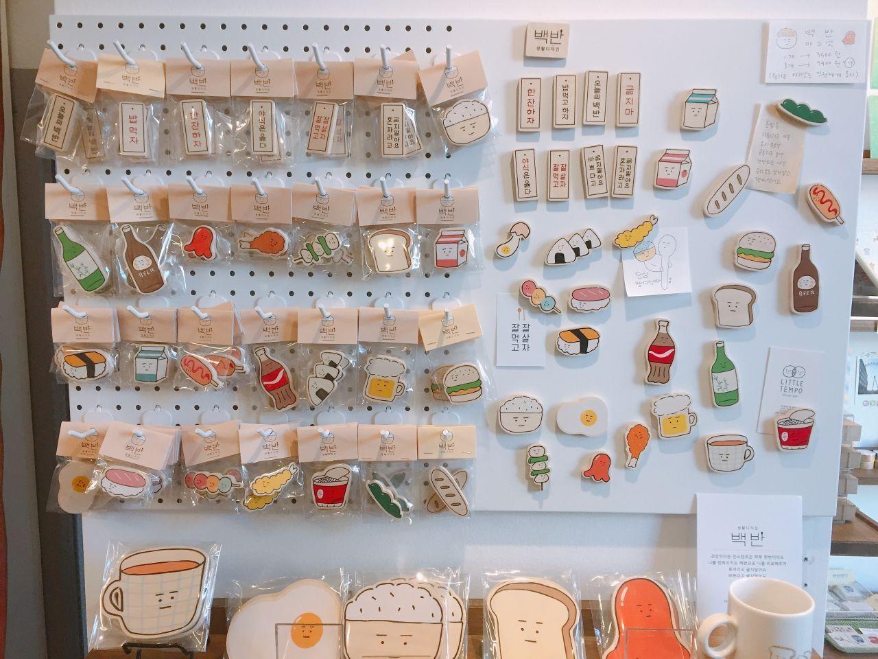 Insider's Guide and Tips for Gyeongbokgung and Seochon Village: Guide and tips completely by local insider! Discover places with no crowds around the most crowded Gyeongbokgung！