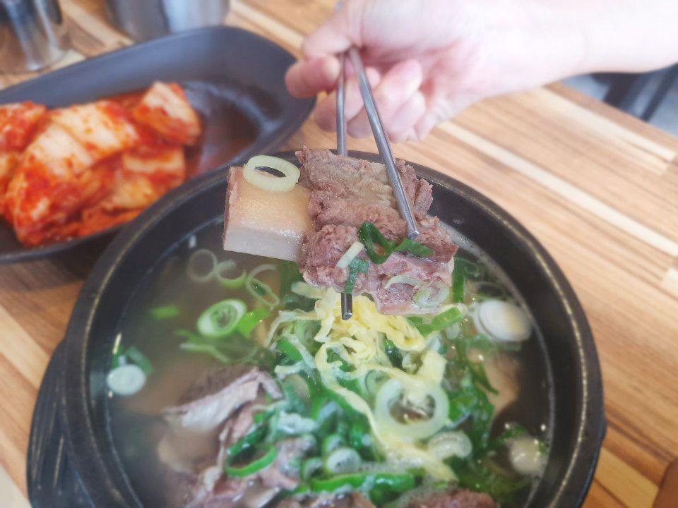 Insider's Guide and Tips for Gyeongbokgung and Seochon Village: Guide and tips completely by local insider! Discover places with no crowds around the most crowded Gyeongbokgung！