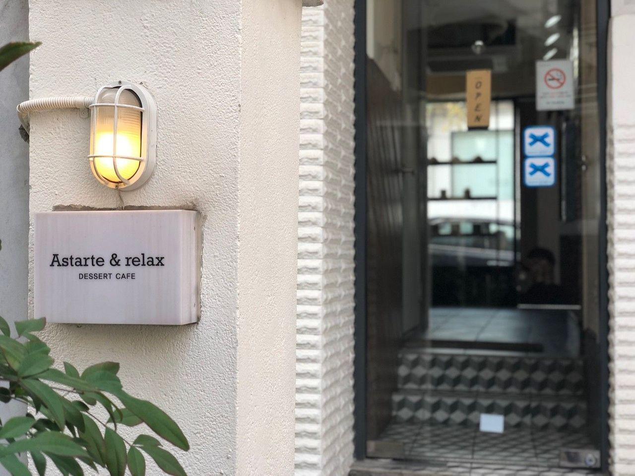 Insider's Guide and Tips for Gyeongbokgung and Seochon Village: Guide and tips completely by local insider! Discover places with no crowds around the most crowded Gyeongbokgung！