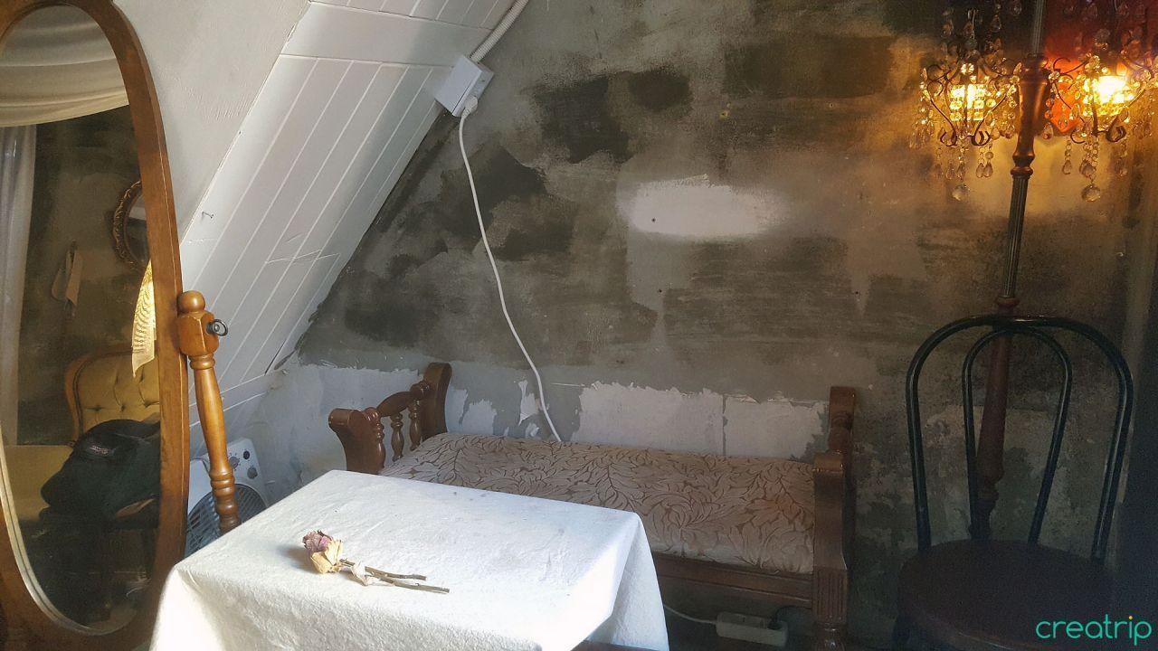 Insider's Guide and Tips for Gyeongbokgung and Seochon Village: Guide and tips completely by local insider! Discover places with no crowds around the most crowded Gyeongbokgung！