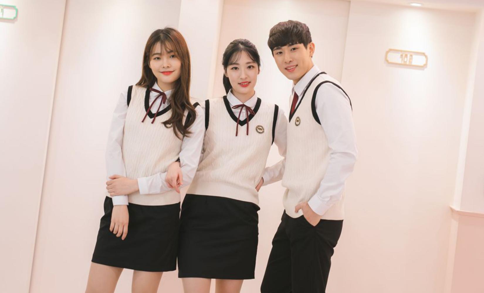 Ehwa School Uniform: Thuê đồng phục học sinh giống idol ở Jamsil, Hàn Quốc