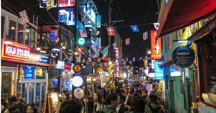 在首尔的旅行：梨泰院