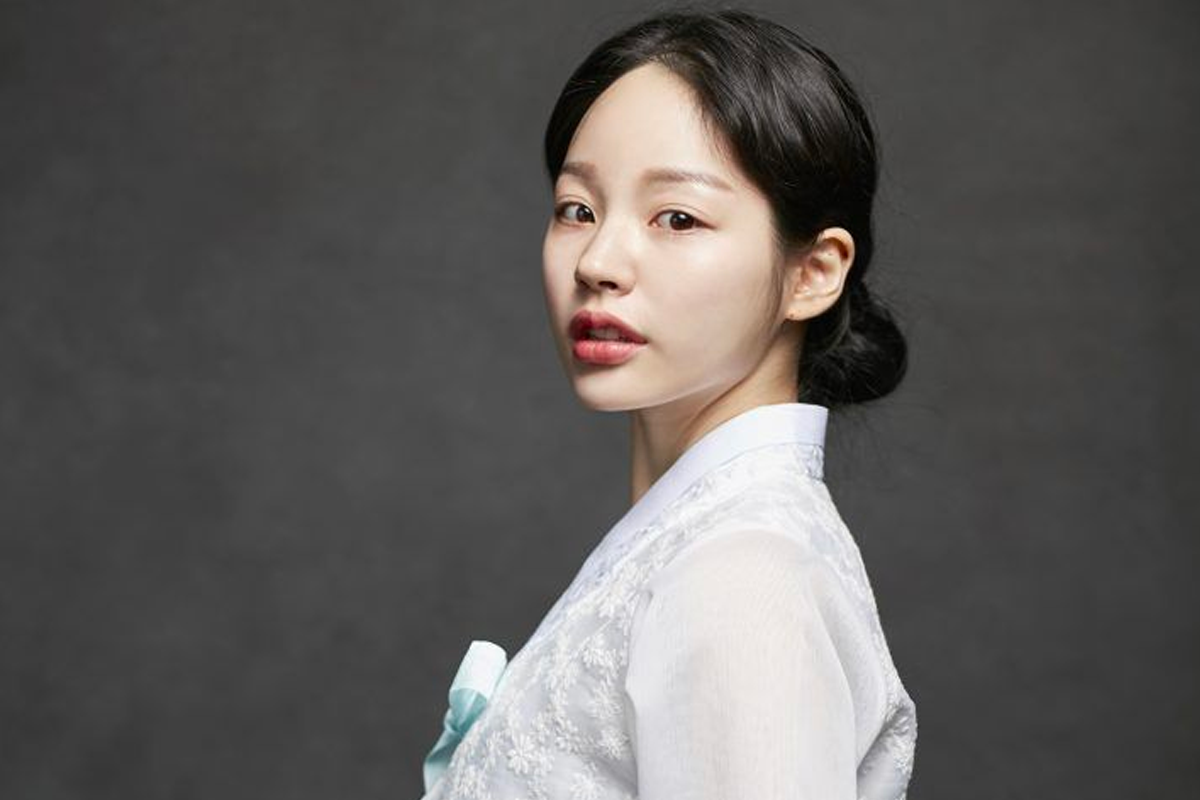 Selection of hanbok styles available at Hanbok Girls rental store near Gyeongbokgung Palace, showcasing the elegance and tradition of authentic Korean clothing.