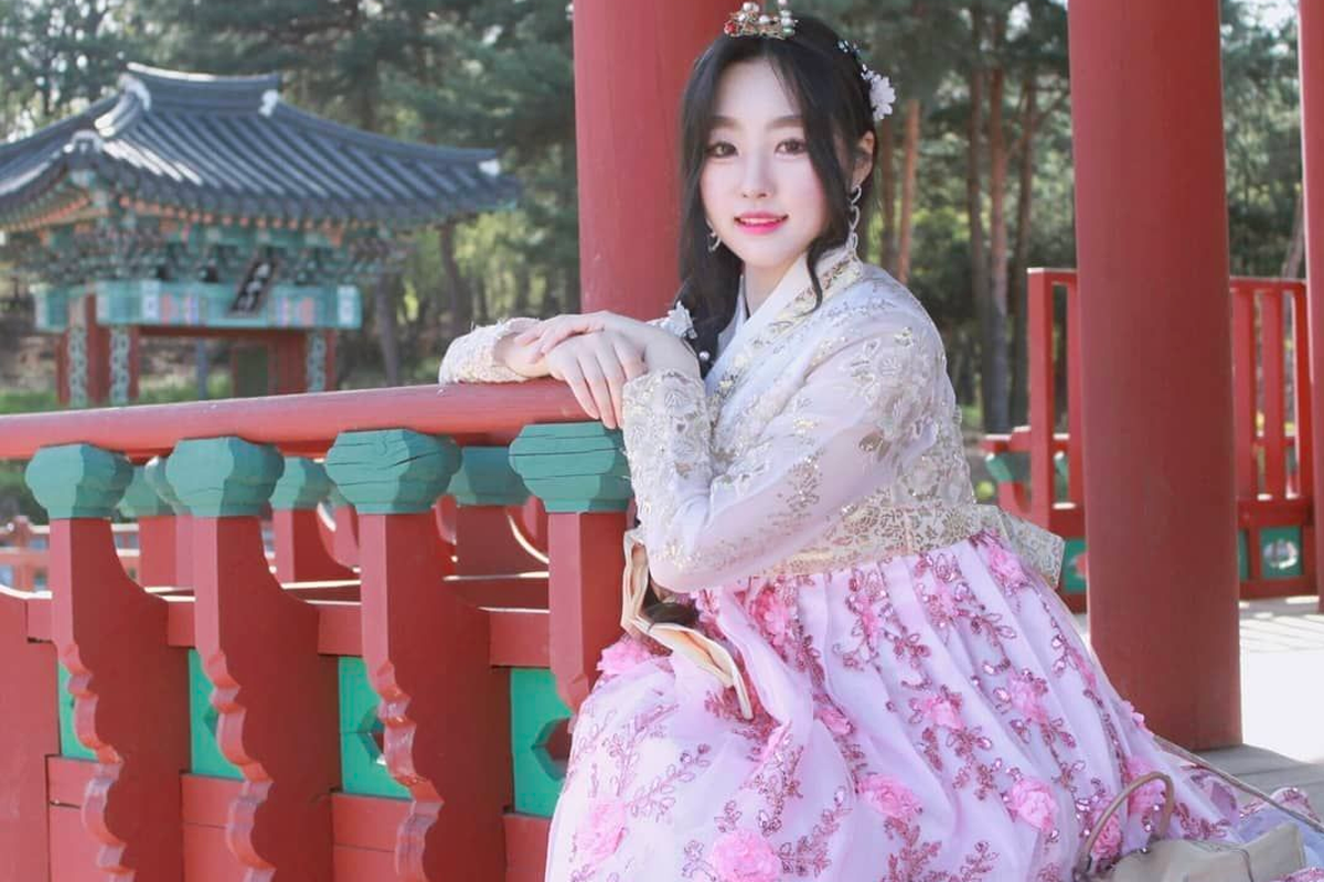 Selection of hanbok styles available at Hanbok Girls rental store near Gyeongbokgung Palace, showcasing the elegance and tradition of authentic Korean clothing.