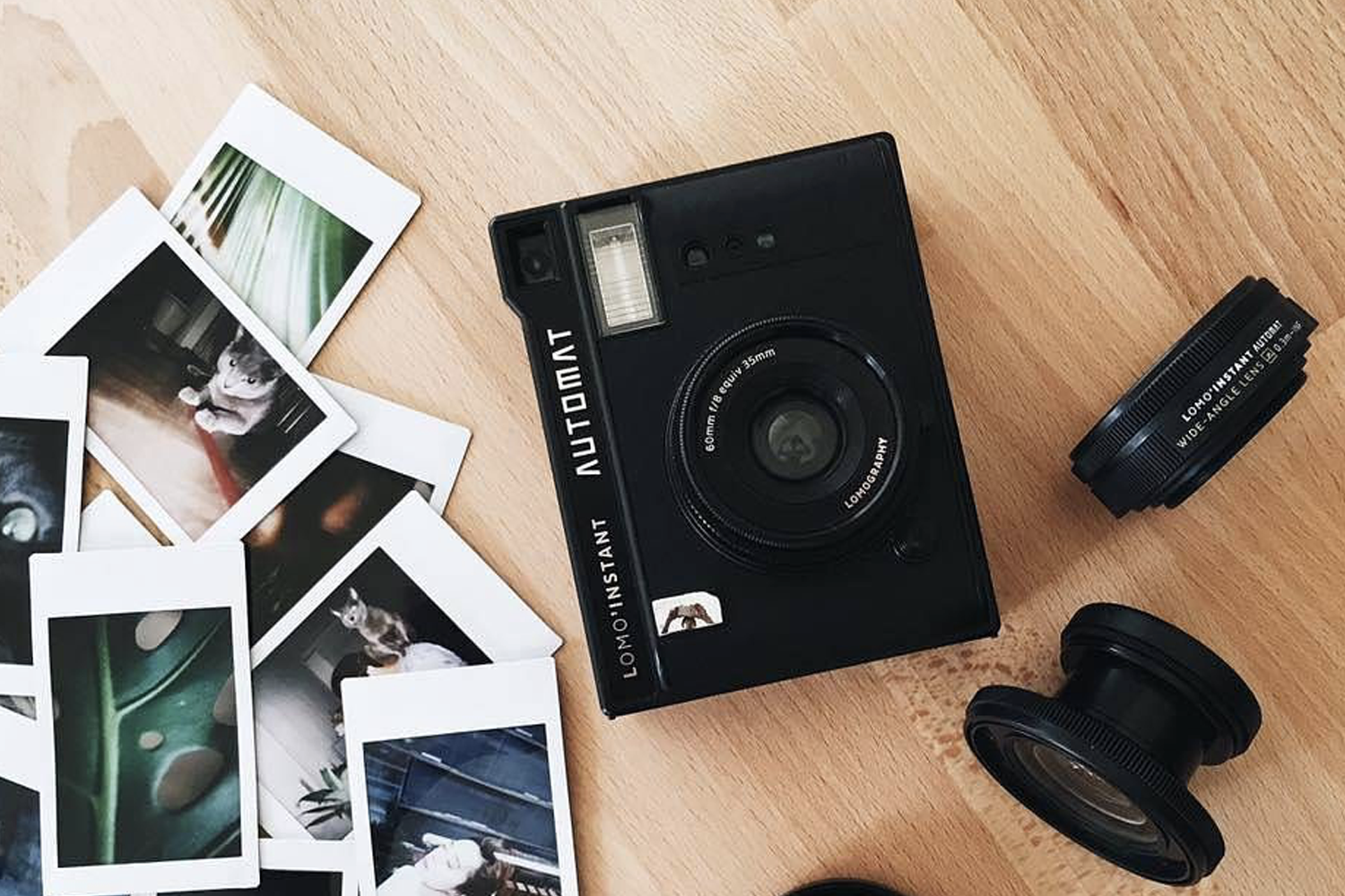 專業相機與彩色即影即有照片展示攝影魅力