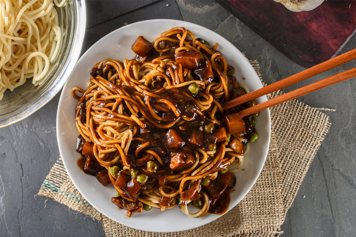 A variety of Korean rice and noodle dishes like Jjajangmyeon and Naengmyeon.