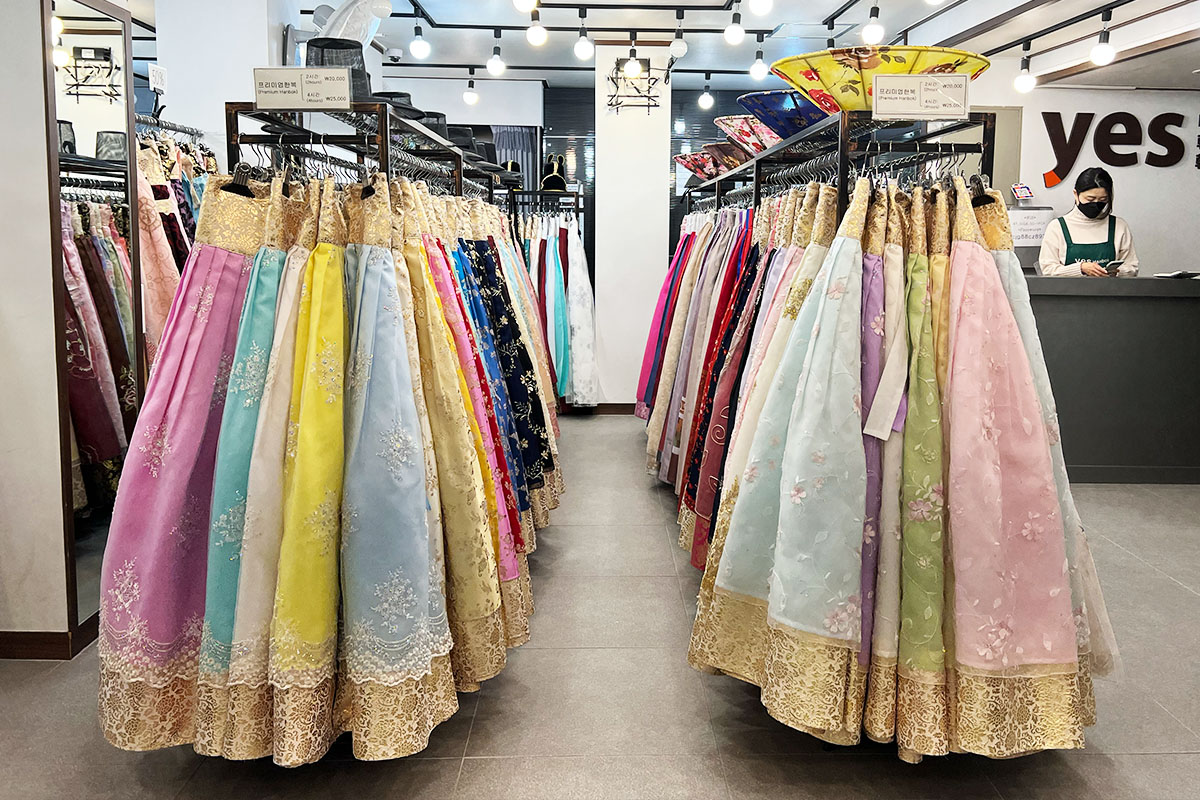 韓国、韓国旅行、韓国観光、ソウル、ソウル旅行、景福宮、キョンボックン、韓服、ハンボク、チマチョゴリ、体験、写真、YES韓服YES韓服 韓国旅行 ソウル ソウル旅行 韓国伝統衣装 チマチョゴリ 韓服レンタル店 韓服体験 景福宮