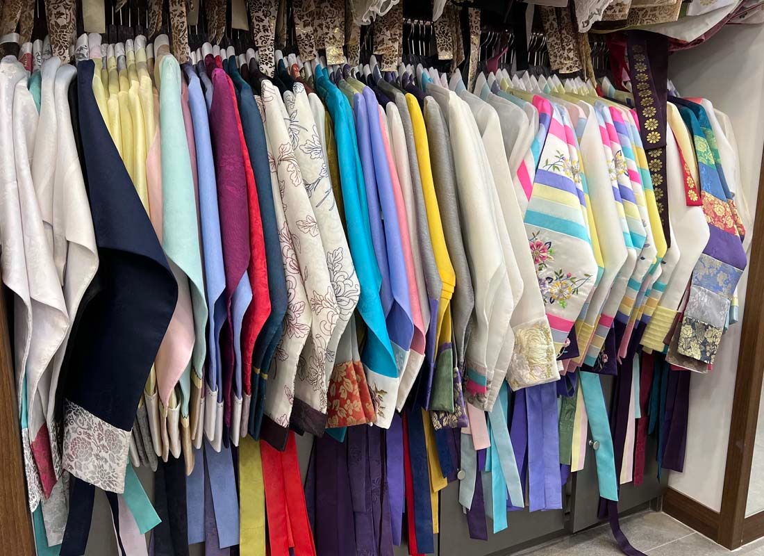 韓国、韓国旅行、韓国観光、ソウル、ソウル旅行、景福宮、キョンボックン、韓服、ハンボク、チマチョゴリ、体験、写真、YES韓服YES韓服 韓国旅行 ソウル ソウル旅行 韓国伝統衣装 チマチョゴリ 韓服レンタル店 韓服体験 景福宮