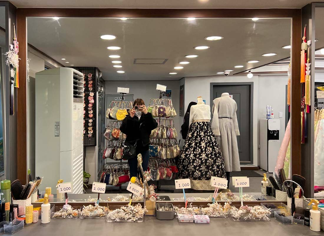 韓国、韓国旅行、韓国観光、ソウル、ソウル旅行、景福宮、キョンボックン、韓服、ハンボク、チマチョゴリ、体験、写真、YES韓服YES韓服 韓国旅行 ソウル ソウル旅行 韓国伝統衣装 チマチョゴリ 韓服レンタル店 韓服体験 景福宮