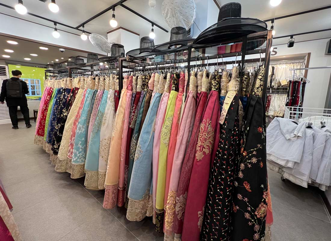 韓国、韓国旅行、韓国観光、ソウル、ソウル旅行、景福宮、キョンボックン、韓服、ハンボク、チマチョゴリ、体験、写真、YES韓服YES韓服 韓国旅行 ソウル ソウル旅行 韓国伝統衣装 チマチョゴリ 韓服レンタル店 韓服体験 景福宮