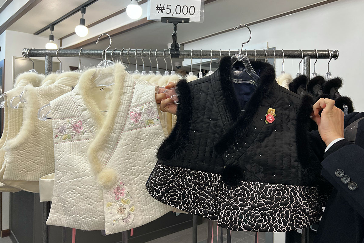 韓国、韓国旅行、韓国観光、ソウル、ソウル旅行、景福宮、キョンボックン、韓服、ハンボク、チマチョゴリ、体験、写真、YES韓服YES韓服 韓国旅行 ソウル ソウル旅行 韓国伝統衣装 チマチョゴリ 韓服レンタル店 韓服体験 景福宮