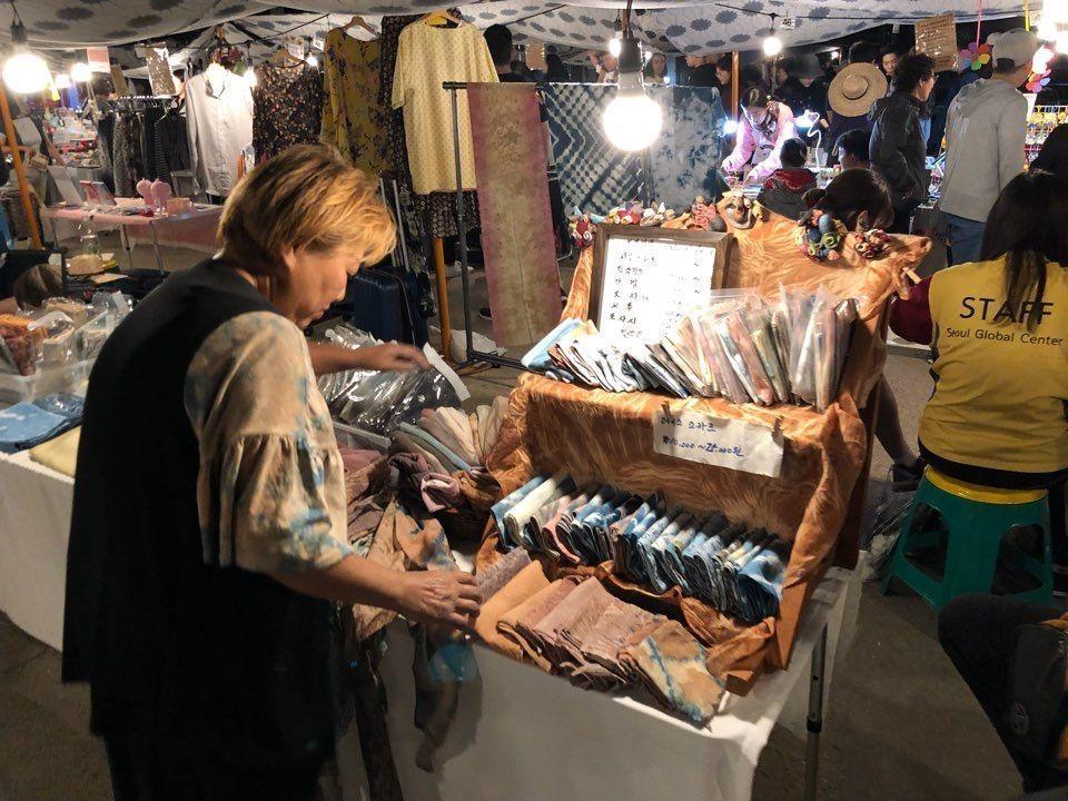 Want to visit Korean style night market? Visit 1890 Namsan Valley Night Marekt!