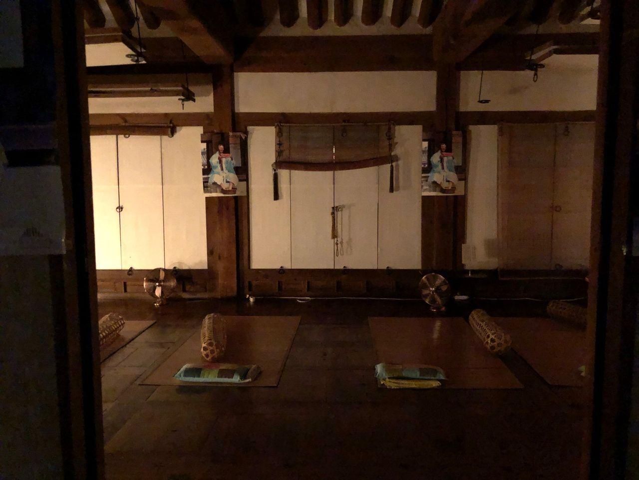 Want to visit Korean style night market? Visit 1890 Namsan Valley Night Marekt!