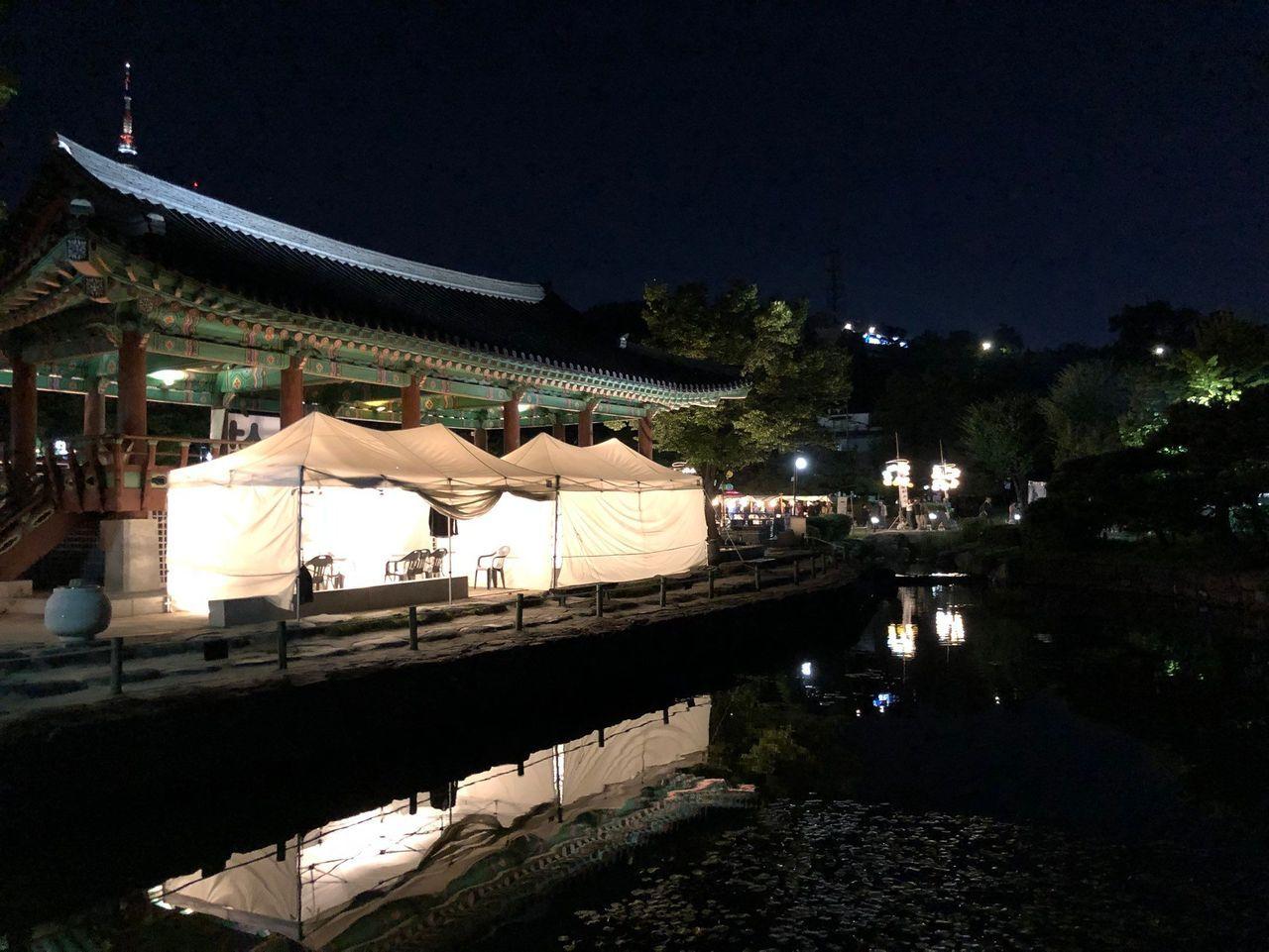 Want to visit Korean style night market? Visit 1890 Namsan Valley Night Marekt!
