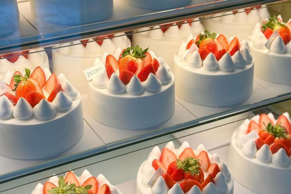 Peony Cafe’s exquisite and popular strawberry cakes on display in Yeonnam-dong, Seoul.