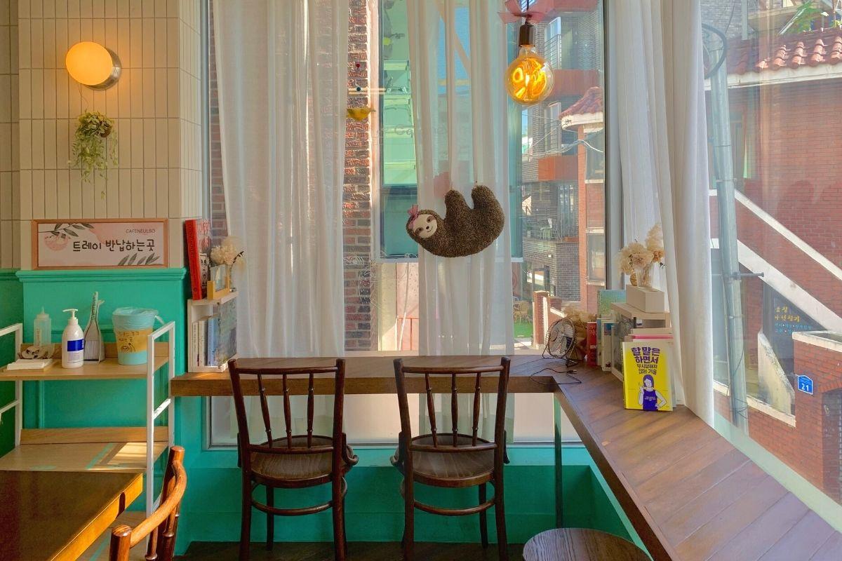 Yeonnamdong Cafe Guide: Cafe Neulbo  카페늘보