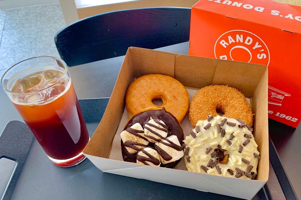 Yeonnamdong Cafe Guide: Randy's Donuts 랜디스도넛 연남점