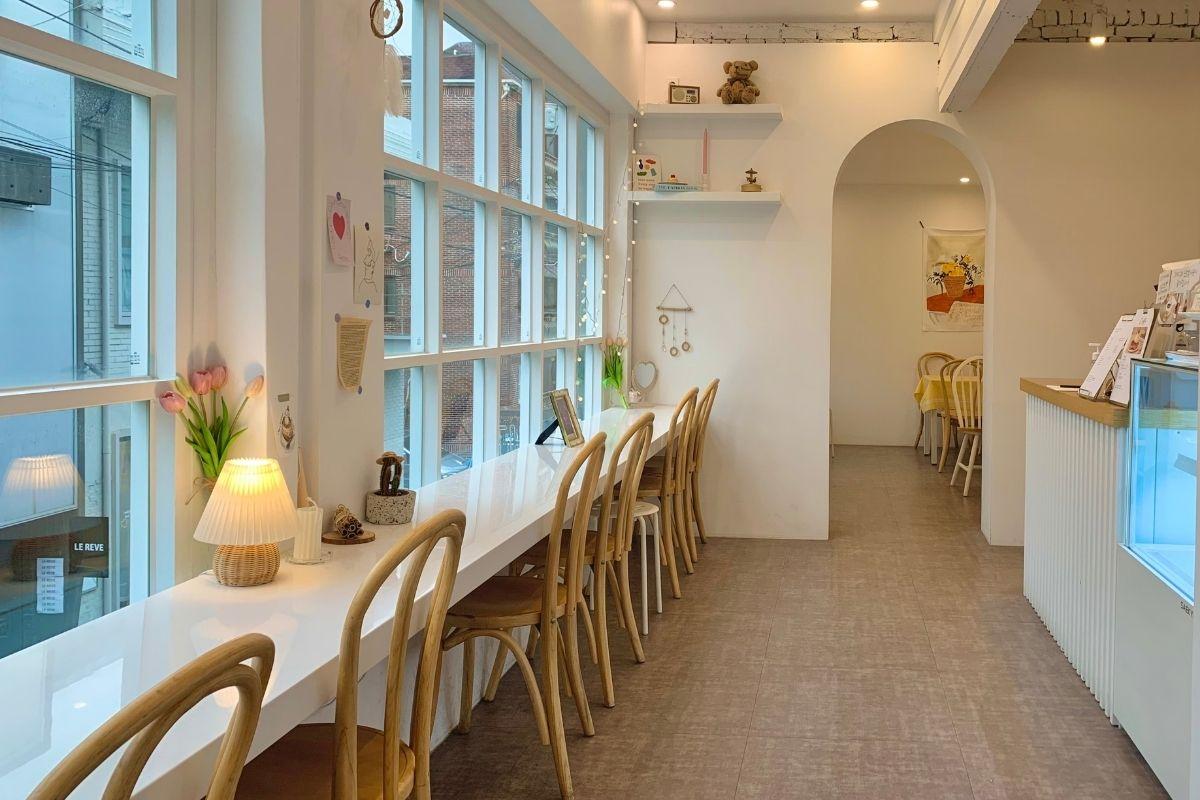 Yeonnamdong Cafe Guide: MERITREE  메리트리