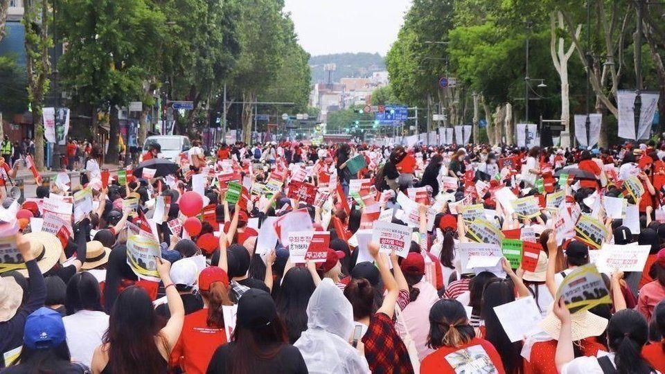於惠化站舉行的韓國女性主權運動相關示威活動現場