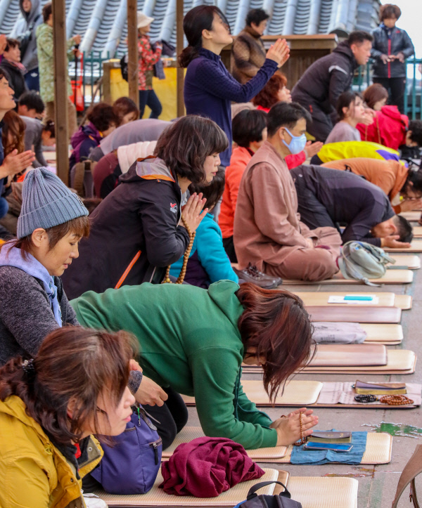 การสอบเข้ามหาวิทยาลัยประเทศเกาหลีใต้ การสอบที่ขึ้นชื่อเรื่องความโหด เด็กๆที่มาจากบ้านฐานะร่ำรวยต้องได้คะแนนสูงๆ! SKY Castle เรื่องราวที่สร้างจากจริงของสังคมเกาหลี