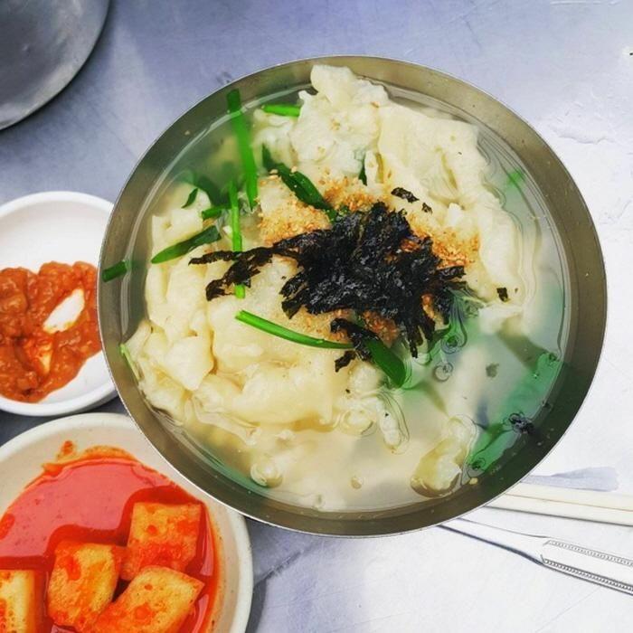 Night market scene at Seomun Market, showcasing the vibrant street food culture.
