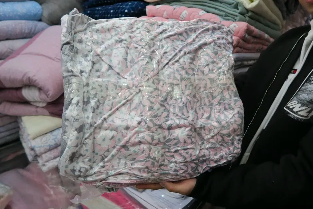 真空壓縮包裝的韓國棉被，便於攜帶與存放，保持品質不變。