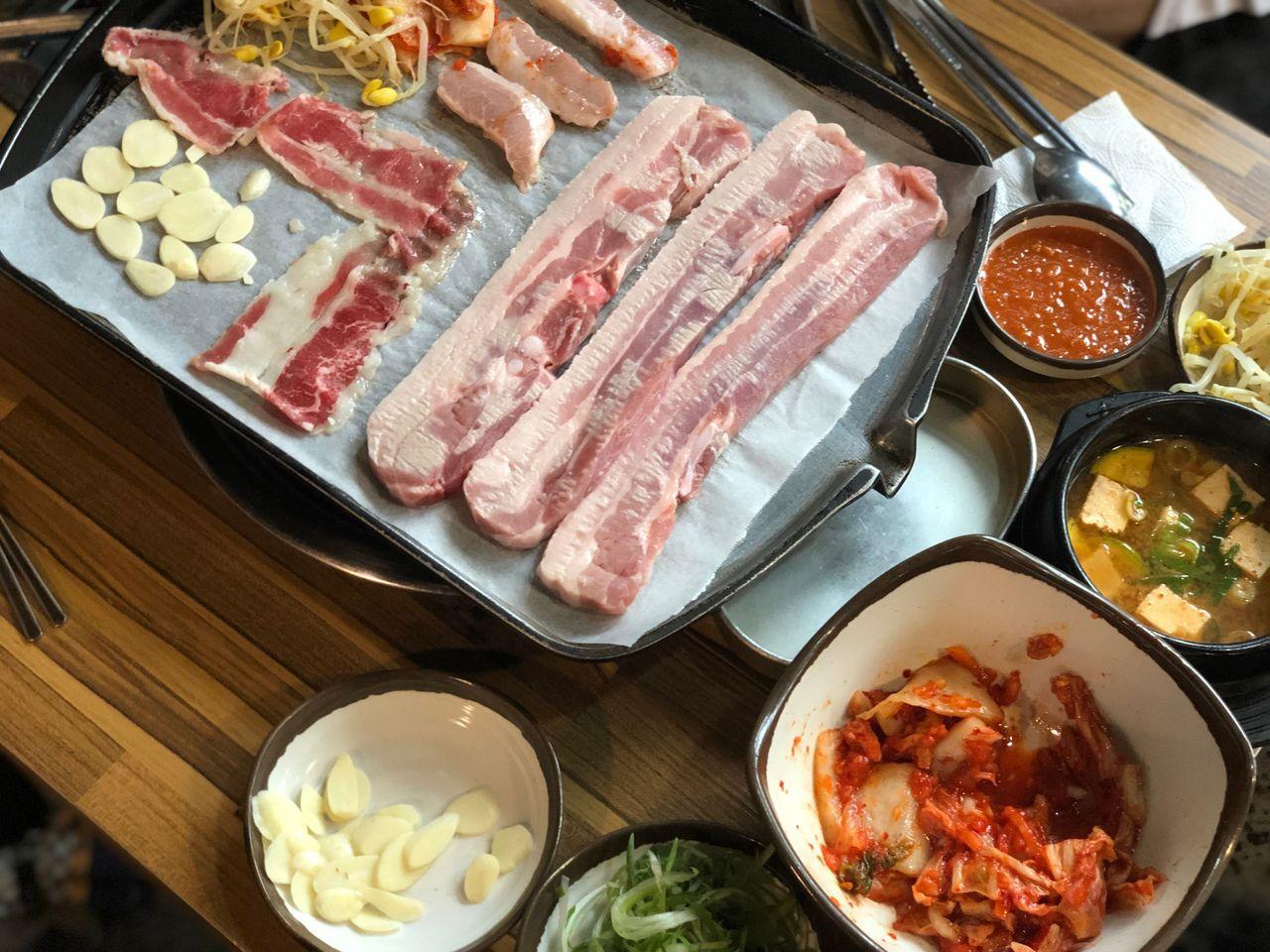 Hongdae Foodie Tips: 7 alt du kan spise koreansk svinekød / oksekød grill, som kødelskere ikke kan gå glip af!